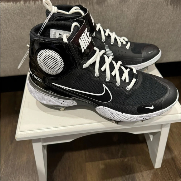 Nike Alpha Huarache Elite 3
Mid Black Mens Sz 8.5 Baseball
Cleats main image 4